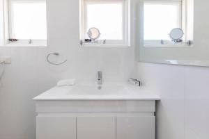 Stunning Huge Studio, Sunny terrace with Parking