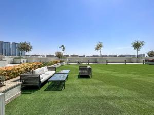 New 2BR with BBQ Area, Pool in Sobha MBR City