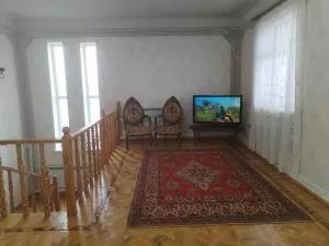 Airport to Echmiadzin Guest House - Musalerr