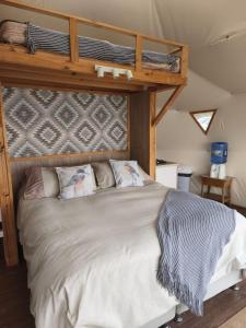 Glamping in the middle of nature and ocean view