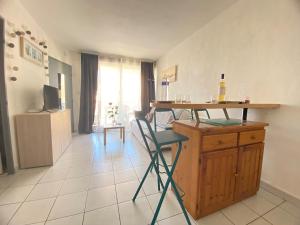 Appartements Sainte Marie appartement 4 Pers a quelques pas de la plage : photos des chambres