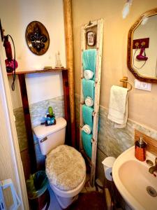 Private Bedroom near the Arch!