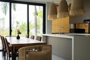 Kammara 2 -Discover Paradise - Stunning New 4-Bedroom Villa with Stunning Views & Oversized Pool!