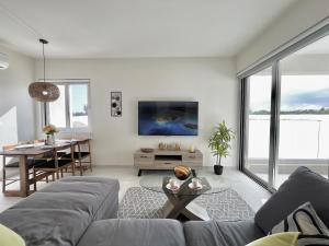 STAY Mythical Blue Apartment - 4hvězdičkové hotely ve městě Protaras