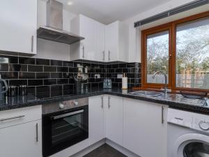 Bluebell Lodge, Meadow view lodges