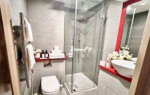 Central en-suite room 301