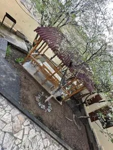 Li-Yes Qanaqer - Byureghavan