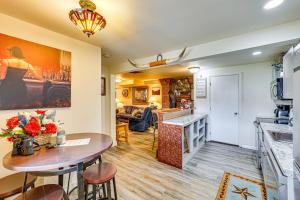 A Touch of the West Scenic Grangeville Apt!