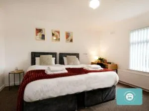 Spacious Modern House SkyDome Arena - Coundon