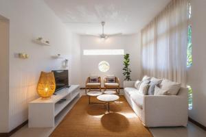 Coco Beach I - Seaside Home , Pool , Beach at 200 meters