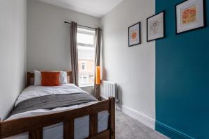 Cosy 4-BR Darlington Home Near Hospital-Sleeps 8!