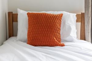 Cosy 4-BR Darlington Home Near Hospital-Sleeps 8!