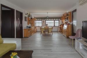 Family Apartment NAKITEYA