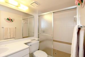 Lagoon front 2BR condo overlooking the golf course