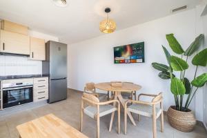 Jade Oceanfront Apt & Terrace