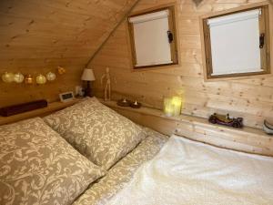 Chalets Cabane insolite entre Albi et Cordes-sur-ciel : photos des chambres