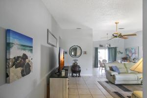 Enjoy Family Fun In This 2BR 2BA Englewood Pool Home