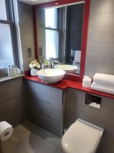 Central Boutique Room 302