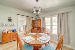 Walk to Beach: Eufaula Fisherman’s Delight Home