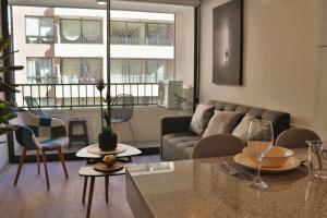 HOM I AA, WiFi, Parking, Lavandería, Metro a 4 min