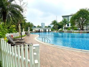 Delux Studio With Swimming, Gym, Private Walking Lake, Gardens