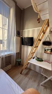 Przytulna kawalerka z antresolą w sercu Gdańska