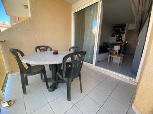 Appartements Sainte Marie appartement 4 Pers a quelques pas de la plage : photos des chambres