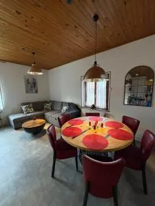 La Maison du Cheval Calme et Nature proche autoroute et Bâle - Kembs