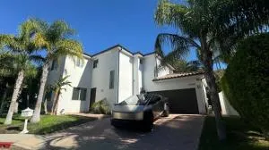 LA Dream Gem - Beautiful Home with Spa - Northridge