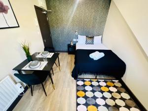Caledonian House - NO 572 - Vibrant City Vibe Studios