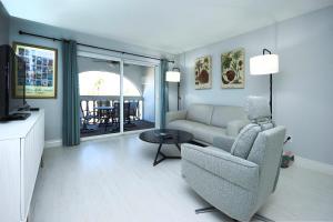 Sanibel Island condo - Steps from the beach