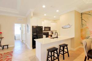 2BR Condo On Venice Island - Minutes To Beaches