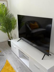 Waves & Wine - Your Beach Escape!