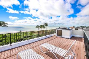 Enjoy Endless Views - Beachfront 2BR Condo On Sanibel Island