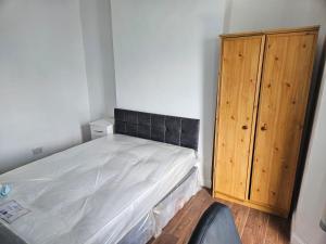 Stylish 2-Bedroom Flat - Central Links