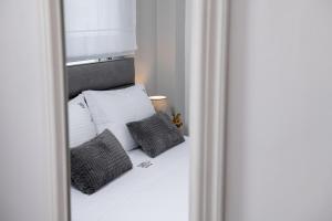 Glyfada Luxury Suite by First Class Properties