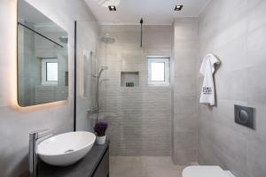 Glyfada Luxury Suite by First Class Properties