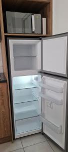 Oasis - Renovated - Queen extra length bed apartment