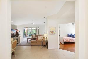 Charming Home In Wexford On The Green