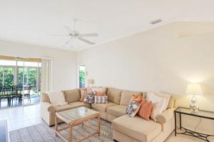 Charming Home In Wexford On The Green