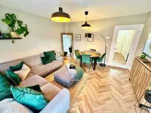 Luxury 2 beds, en suite & garden - Abertillery