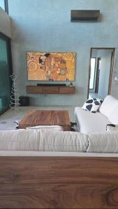 New 5BR-6BTH Lap Pool, Pickleball, Jacuzzi Sauna ,Cold Plunge, Gym, Bocce