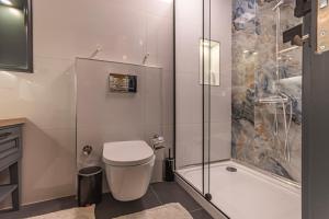 Hadrian s Gate Old Town