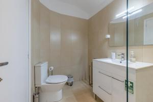 Funchal pad with Harbor Views & cool Aircon Bliss