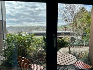 Modernes Studio mit Küche und Terrasse in Fulda