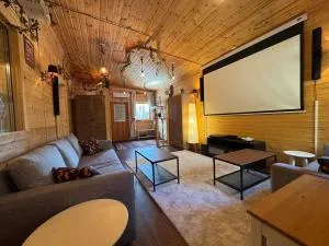 Forest nest - Sävsjöström