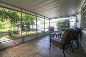 Delightful 2 BR Home in West Bradenton - Sans Souci