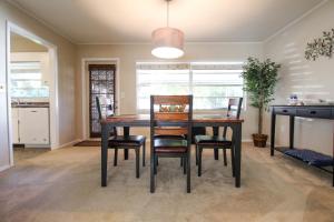 Delightful 2 BR Home in West Bradenton - Sans Souci