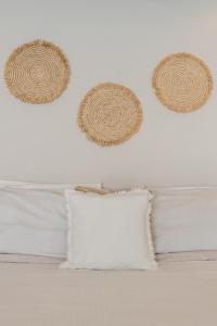 *TURQUOISE ESCAPE- Beachfront Studio by Casa Paraiso*