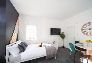 Open Mind Property - 1 Bedroom, 2 Beds & 4 Guests